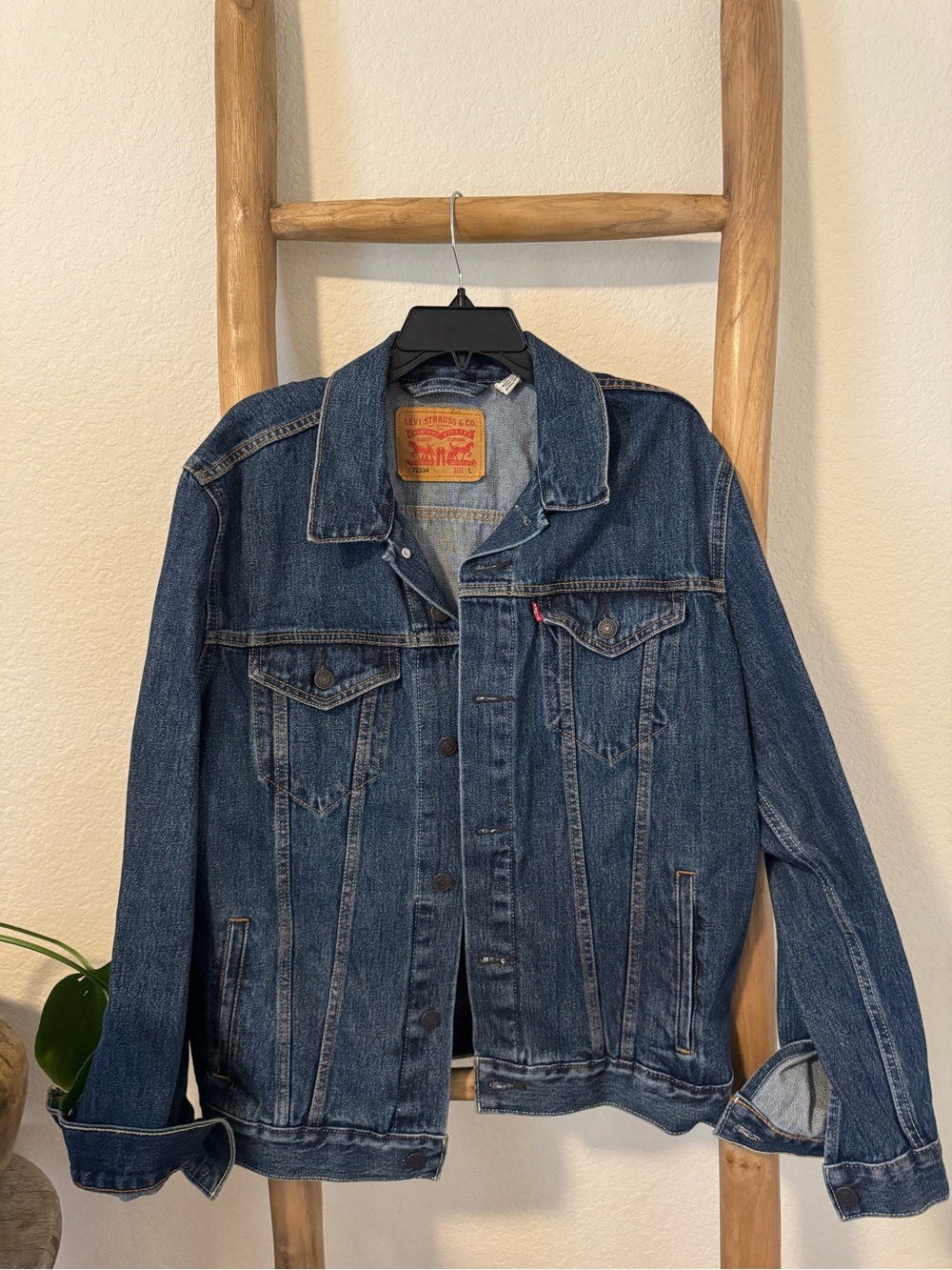 Levi's Classic Blue Denim Jacket with Chest Pockets